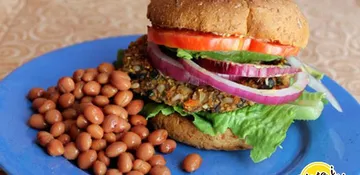 Fazolový mexický hamburger s limetkovým jogurtem